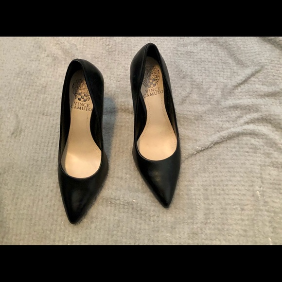 COPY - Size 4 Vince Camuto Black Pump - Picture 3 of 4